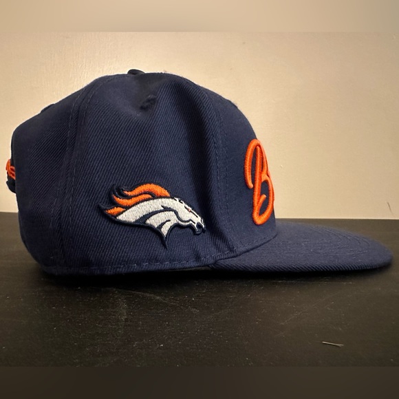 LIKE NEW - Denver Broncos SnapBack Hat - NFL Officially Licensed Pro - Picture 2 of 6